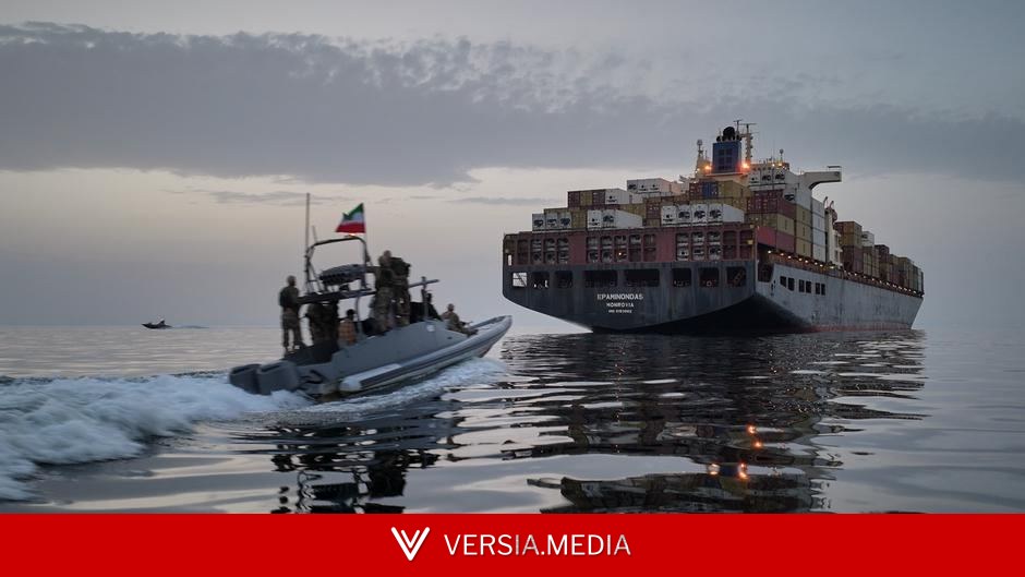 إيران تحذر السفن من استخدام مسارات غير معتمدة بمضيق هرمز